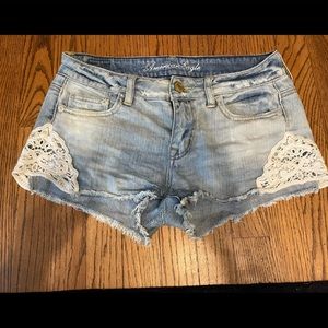American eagle lace trimmed shorts